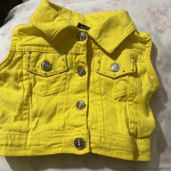 New York Ence Yellow Short Set - Picture 2 of 6